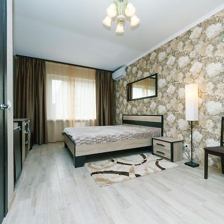Poznyaky Apartments Patriotika Kiev Exterior foto