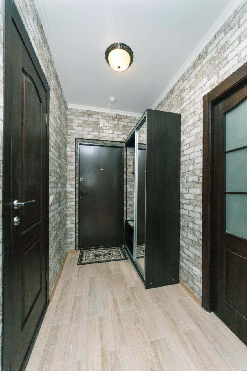 Poznyaky Apartments Patriotika Kiev Exterior foto